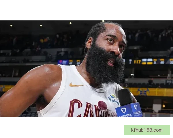 米切尔盛赞哈登改变比赛节奏强调团队力量助推球队走到今天高度新